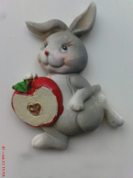 Магнит "Кролик с фруктами" 4,5*6см 31778 (12)